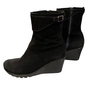 La CANADIENNE Black Waterproof Italian Calf Suede Token Wedge Ankle Boot…